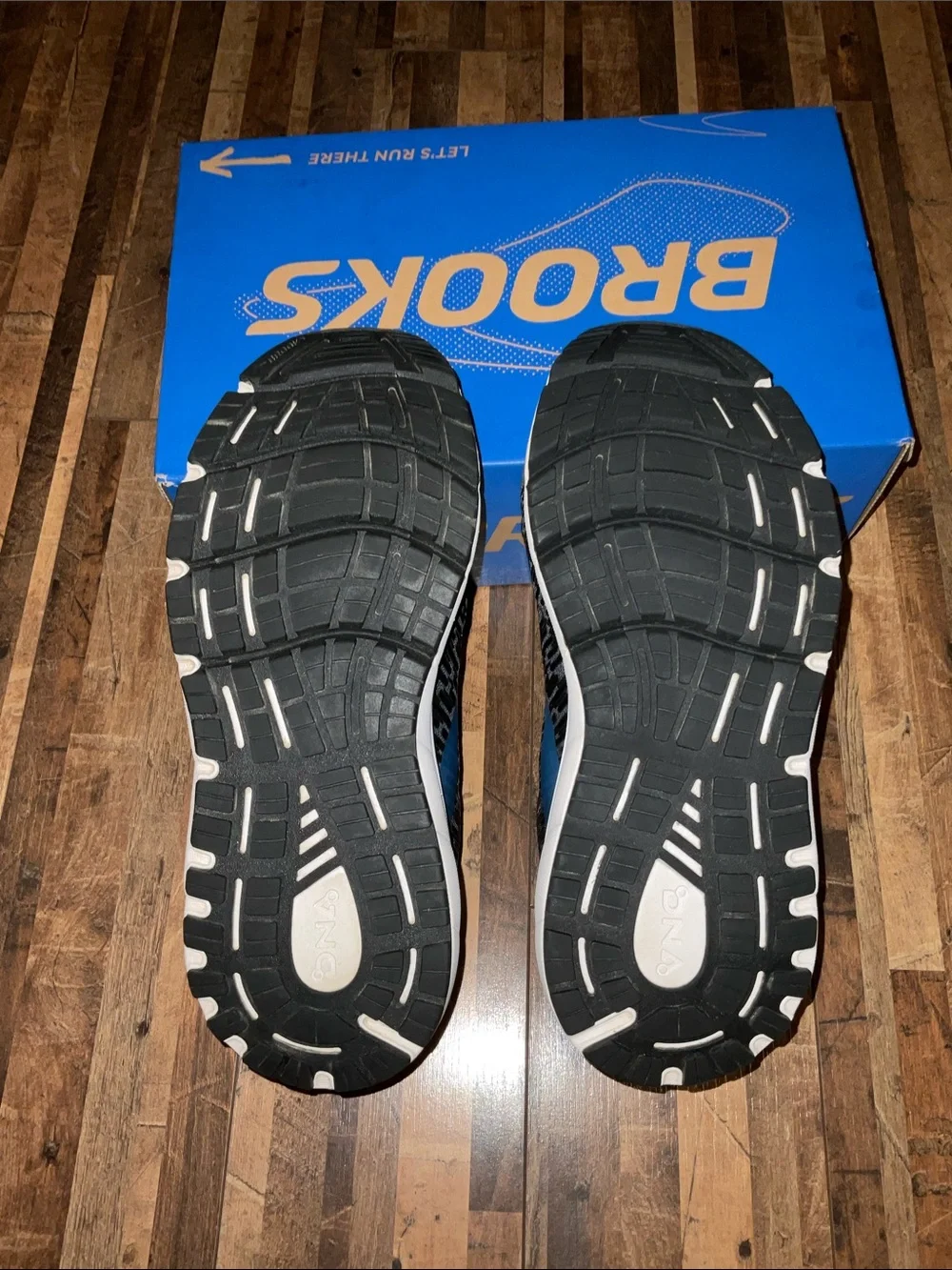 Men’s Brooks Addiction GTS 15 size 11 4E (extra wide)
